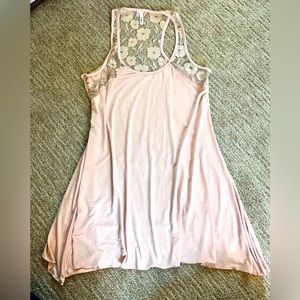 Light pink tank with lace